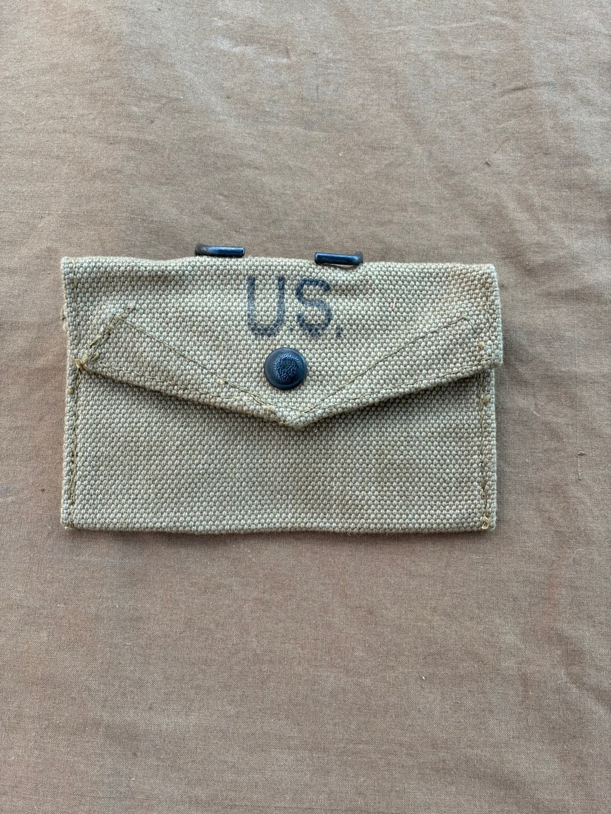 US WOII Britsh made first aid pouch 1944, Ophalen of Verzenden, Amerika, Overige typen