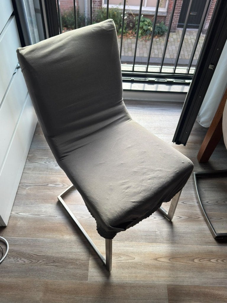GRATIS: Zes (6) Xooon design eetkamerstoelen RVS + hoezen, Huis en Inrichting, Ophalen, Kunststof, Gebruikt, Grijs