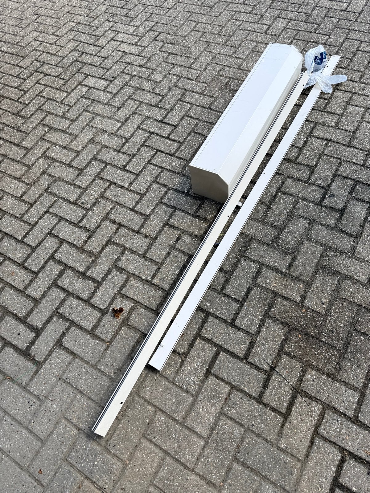 Gebruikt rolluik, elektrisch wit, 103cm breed 216 cm hoog, Tuin en Terras, Ophalen, Gebruikt, Elektrisch, Rolluik