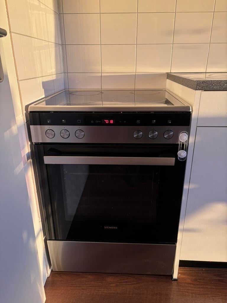 Siemens fornuis keramisch, Witgoed en Apparatuur, Fornuizen, Ophalen, Keramisch, Grill, 4 kookzones