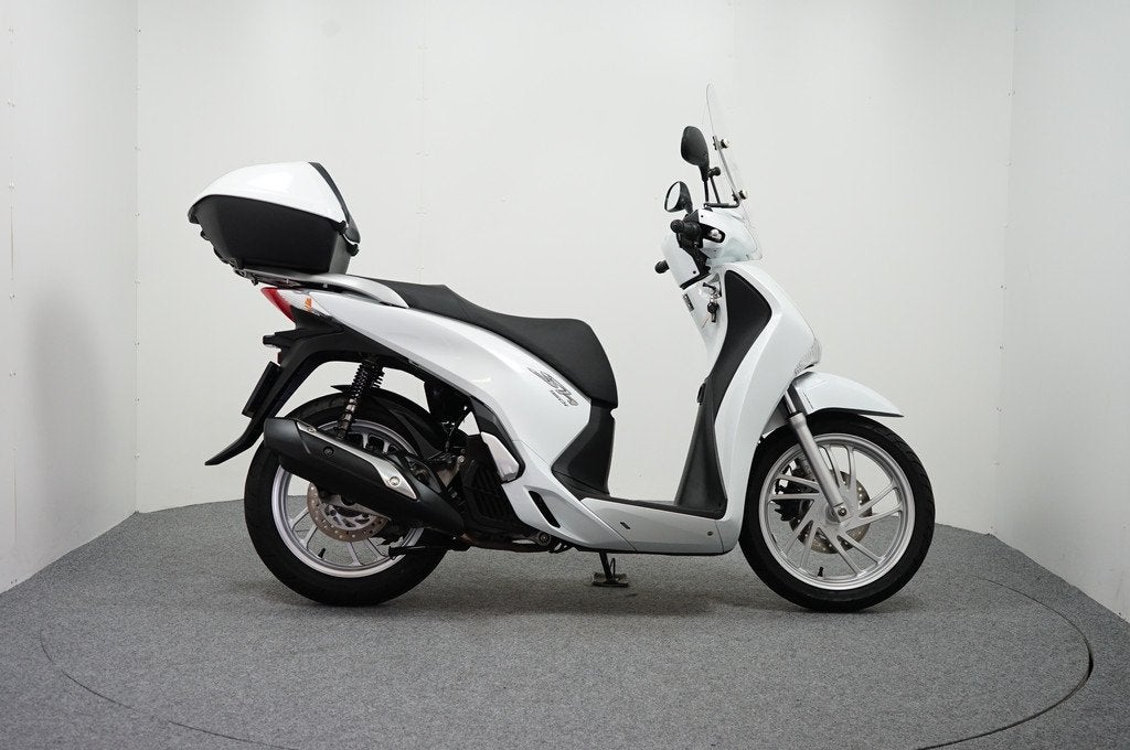 Honda SH 150 (bj 2015), Scooter, Bedrijf, 11 kW of minder, 153 cc