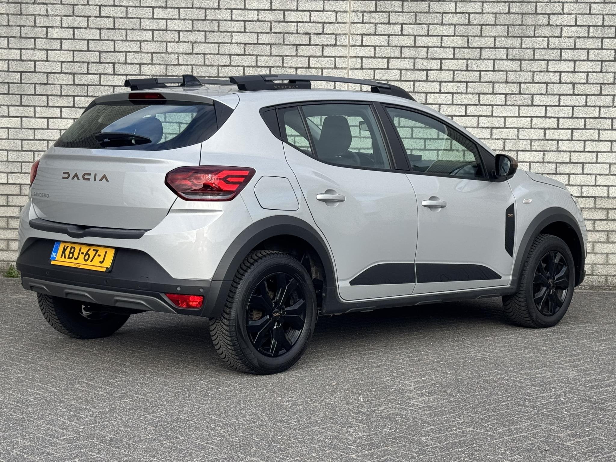 Dacia Sandero Stepway 1.0 TCe 90 Extreme | Automaat | Achter, Auto's, Dacia, Stof, Met garantie (alle), 91 pk, 19 km/l