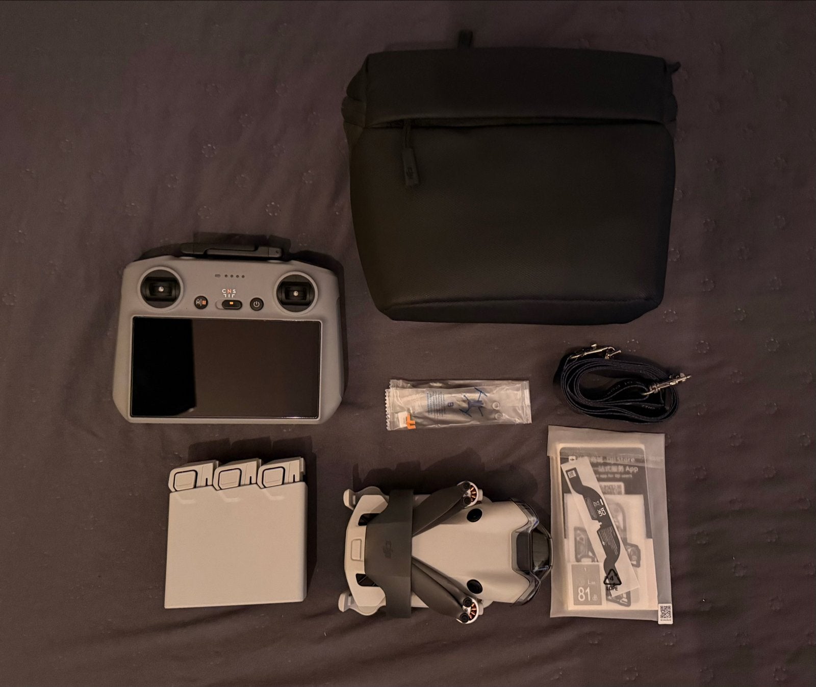 DJI MINI 4 PRO (FLY MORE COMBO) + RC 2 CONTROLLER, 30 tot 45 minuten, Cameradrone, Extra accu('s), Ophalen of Verzenden