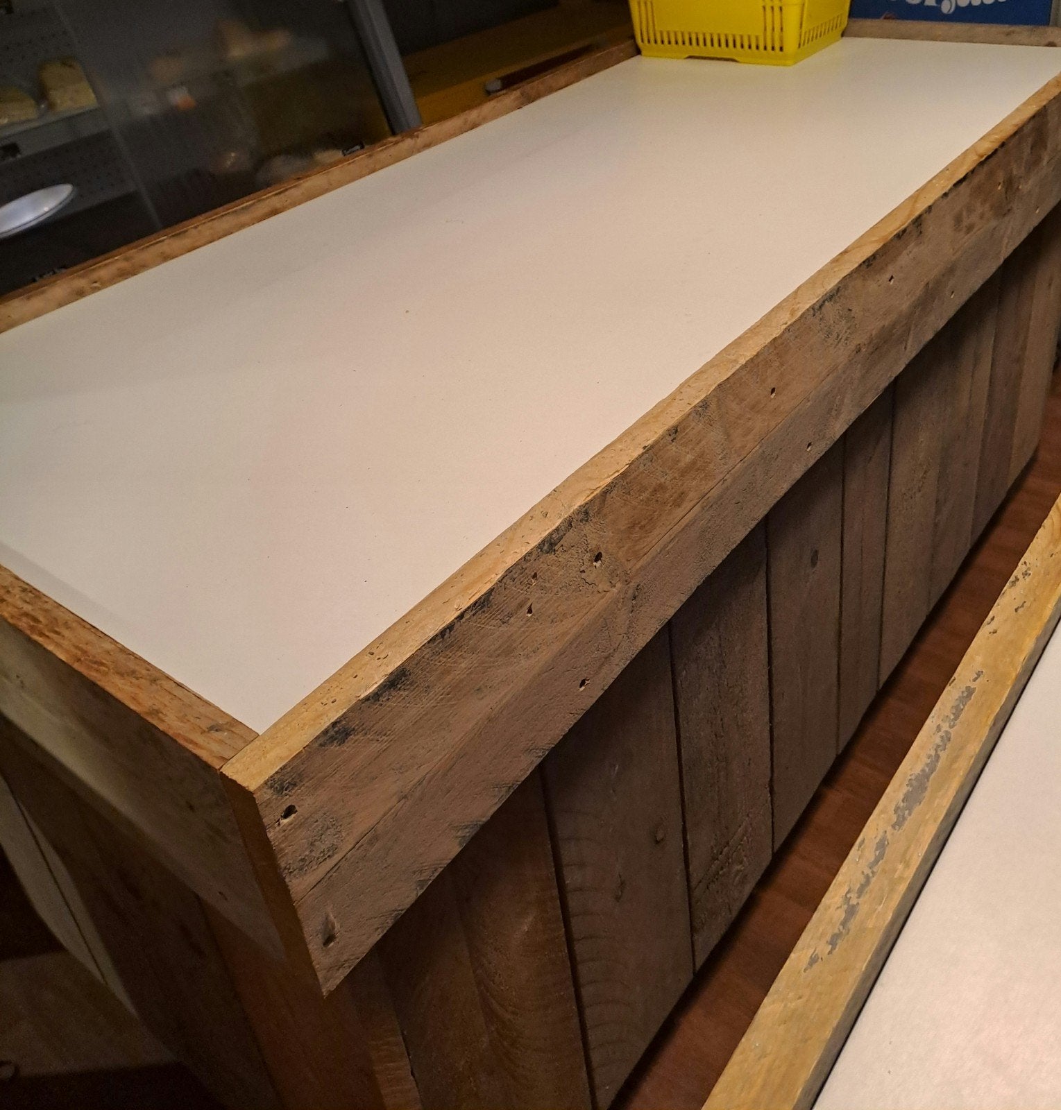 Inventaris steigerhout= toonbanken/displaytafels/verkoopkast, Ophalen, Gebruikt, 25 tot 50 mm, Plank