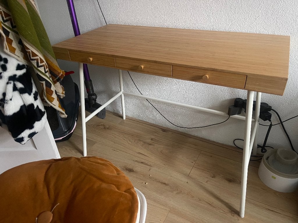 Bureau IKEA Lillasen bamboo, Ophalen, Met lades, Zo goed als nieuw, IKEA