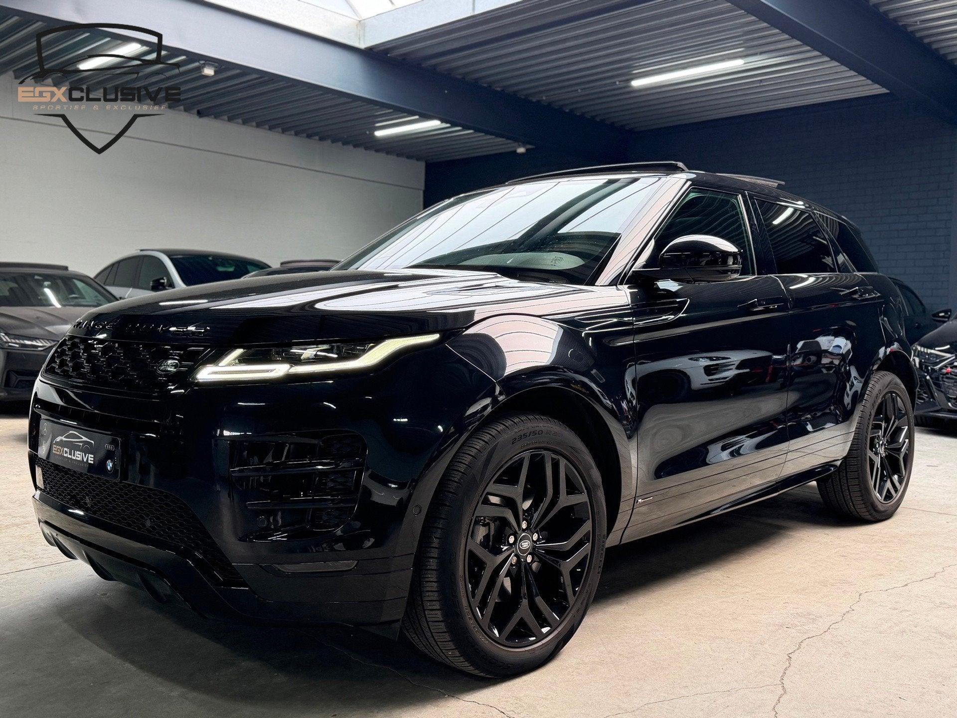 Land Rover RANGE ROVER EVOQUE 1.5 P300e AWD R-Dynamic HSE PA, Auto's, Land Rover, Zwart, Vierwielaandrijving, Hybride Elektrisch/Benzine