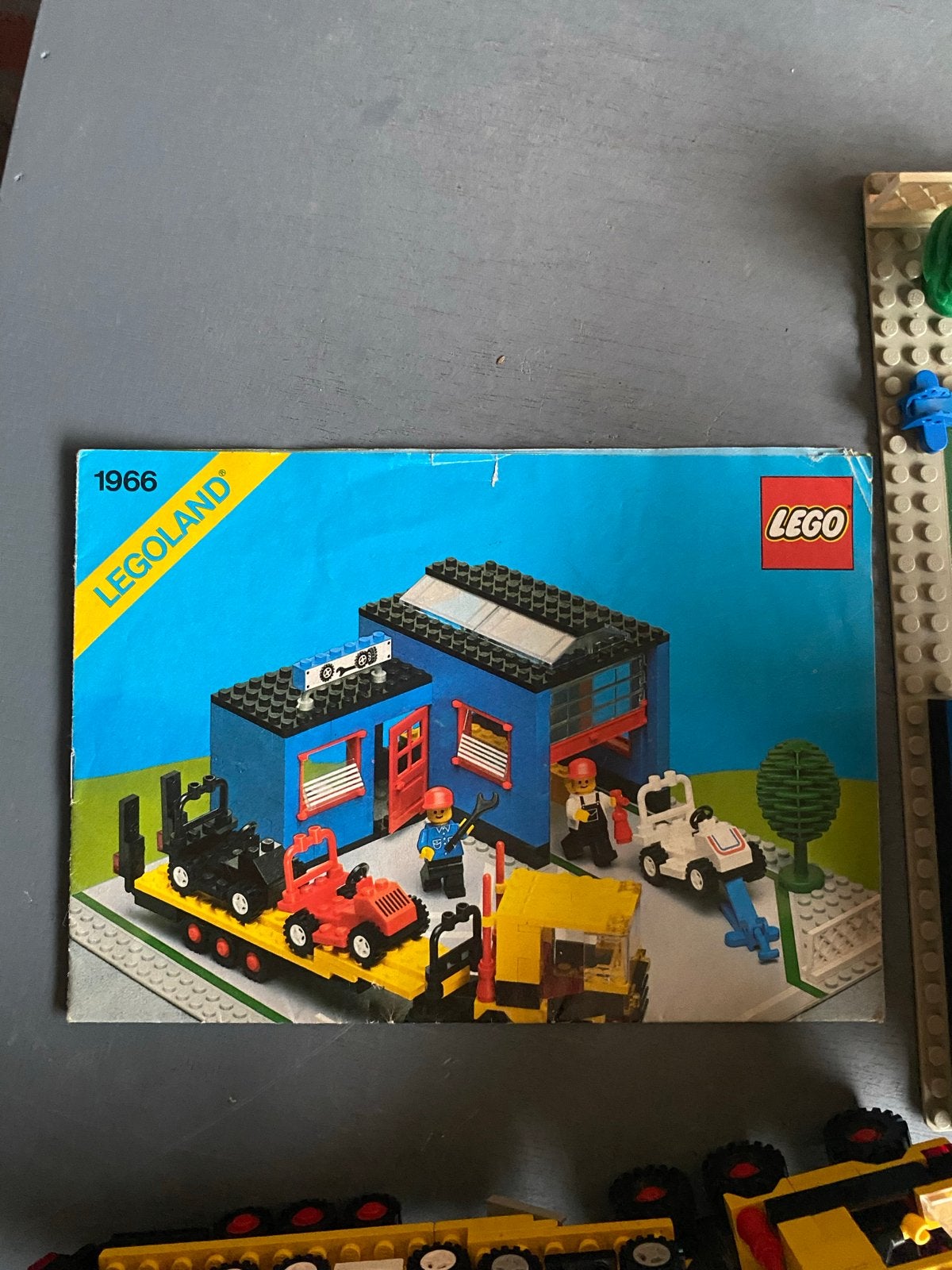 Vintage LEGO Legoland 1966 Garage met Vrachtwagen en Auto's, Kinderen en Baby's, Speelgoed | Duplo en Lego, Ophalen, Gebruikt