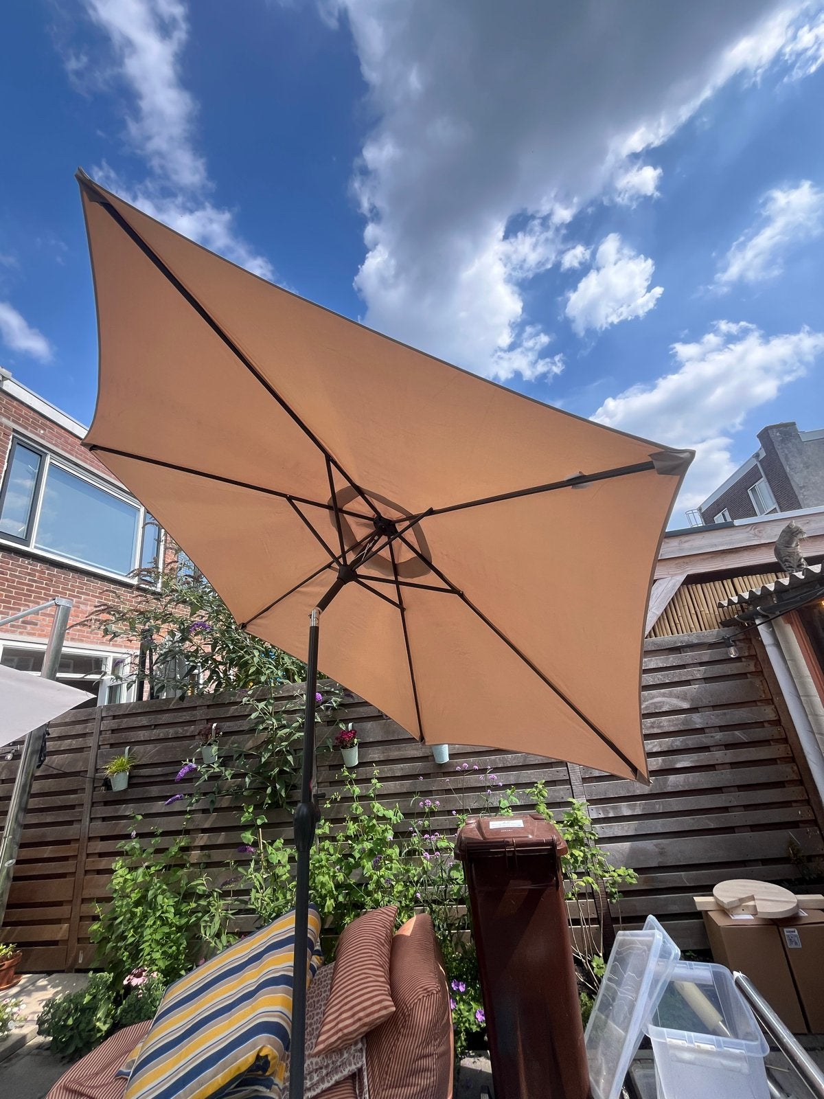 Beige kantelbare parasol 270cm, Ophalen, Gebruikt, Kantelbaar, 2 tot 3 meter