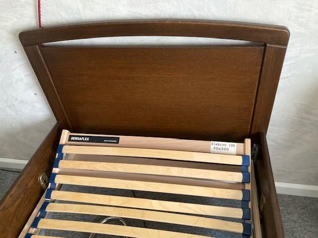 Seniorenbed met elektrische verstelbare lattenbodem, Ophalen, 90 cm, Eenpersoons, Bruin