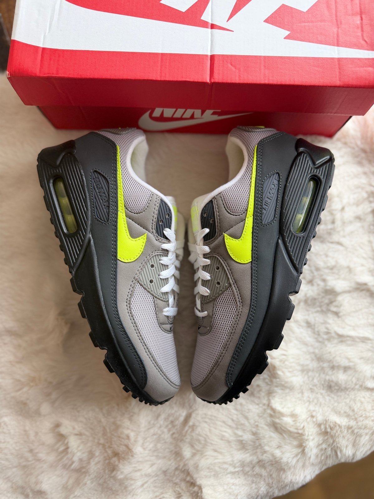 Nike Air Max 90 Zwart Neon EU 44.5 AirMax One 90 nieuw, Zwart, Nieuw, Ophalen of Verzenden, Sneakers of Gympen