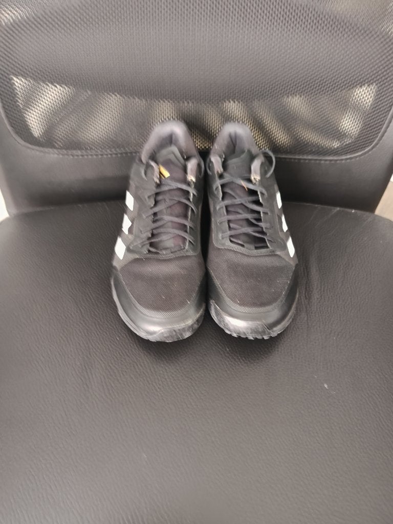 Adidas Hockeyschoenen - Maat 38, Sport en Fitness, Hockey, Ophalen of Verzenden, Zo goed als nieuw, Schoenen