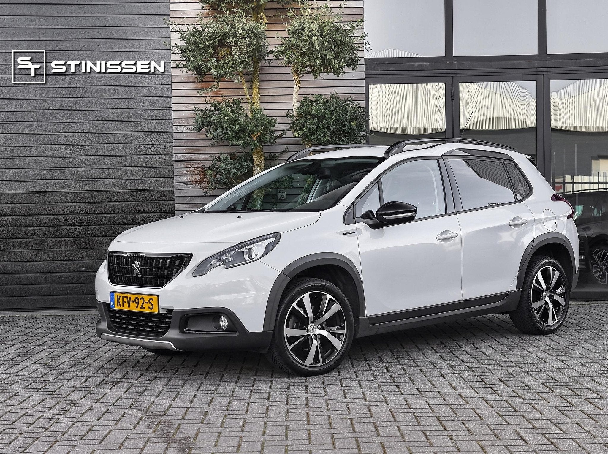 Peugeot 2008 1.2 PureTech GT-Line, Stof, Euro 6, 1199 cc, Wit