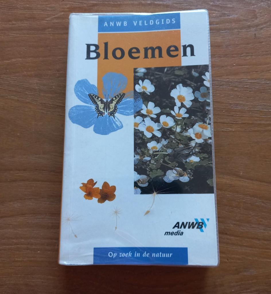 BLOEMEN veldgids, Boeken, Ophalen of Verzenden, Gelezen, Bloemen, Planten en Bomen, ANWB