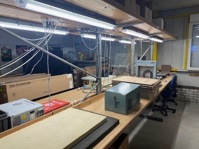 OVERTOOM WERKBANK/MONTAGE TAFEL, Ophalen, Gebruikt, 120 tot 170 cm