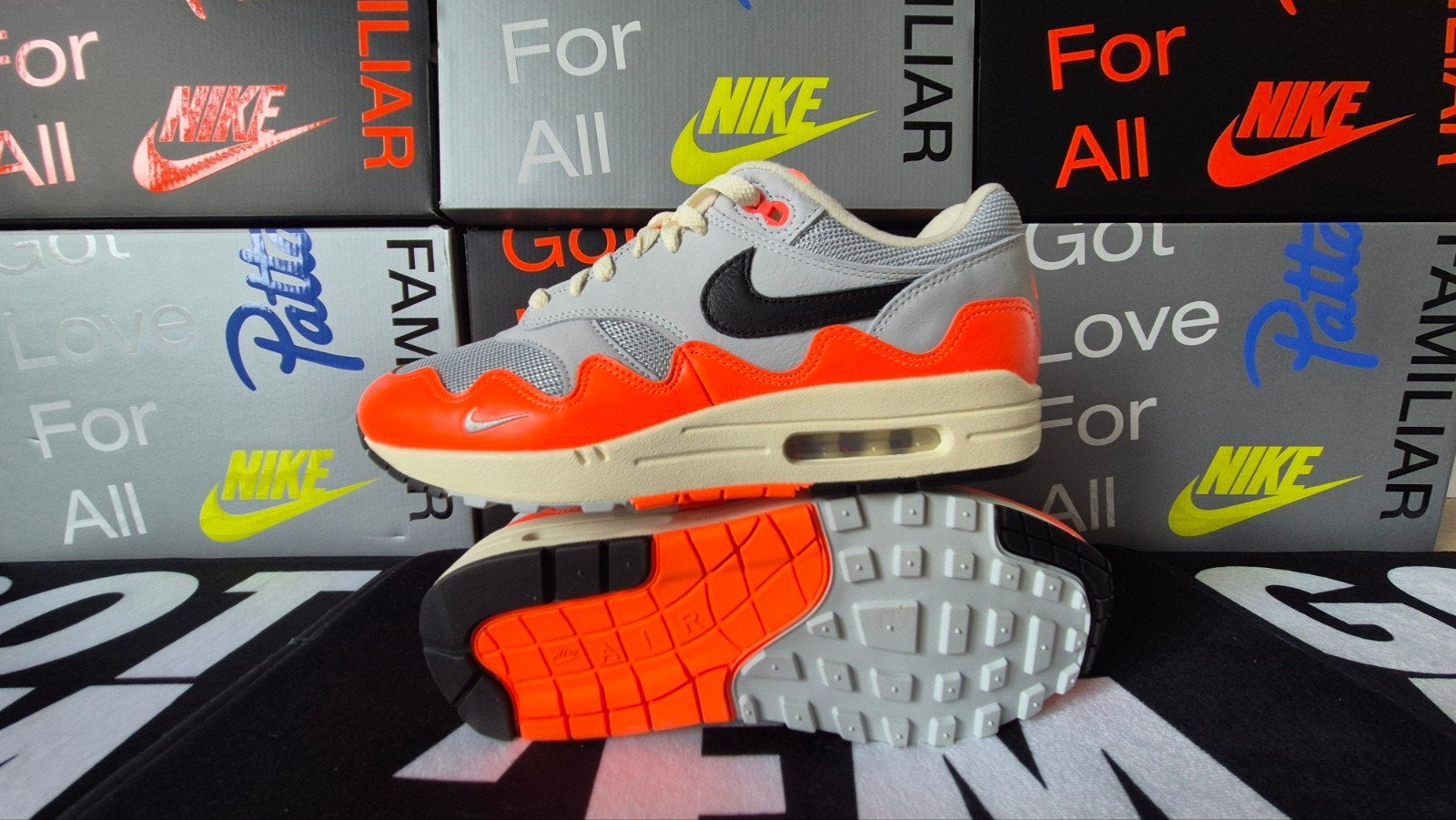 Nike Air Max 1 x Patta Wave "Hyper Crimson" maat 43, Ophalen of Verzenden, Nieuw, Overige kleuren