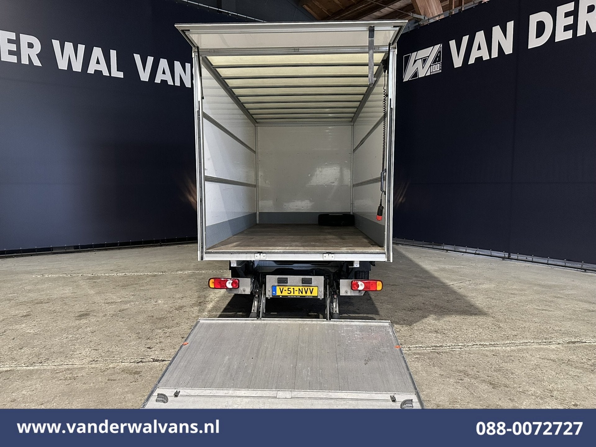Peugeot Boxer 2.2 BlueHDi 165pk Bakwagen 434cm Lang Laadklep, Stof, Gebruikt, 4 cilinders, 3000 kg