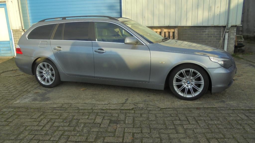 carrosserie onderdelen voor BMW 5 model e61 - kleur grijs, Ophalen of Verzenden, Voor, BMW, Spatbord