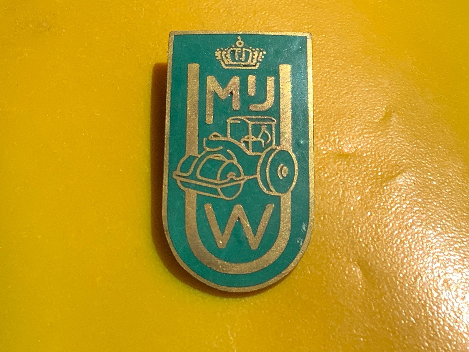 Emaille speld Kon. Mij. Wegenbouw Utrecht stoomwals nu BAM, Verzamelen, Speldjes, Pins en Buttons, Ophalen of Verzenden, Gebruikt
