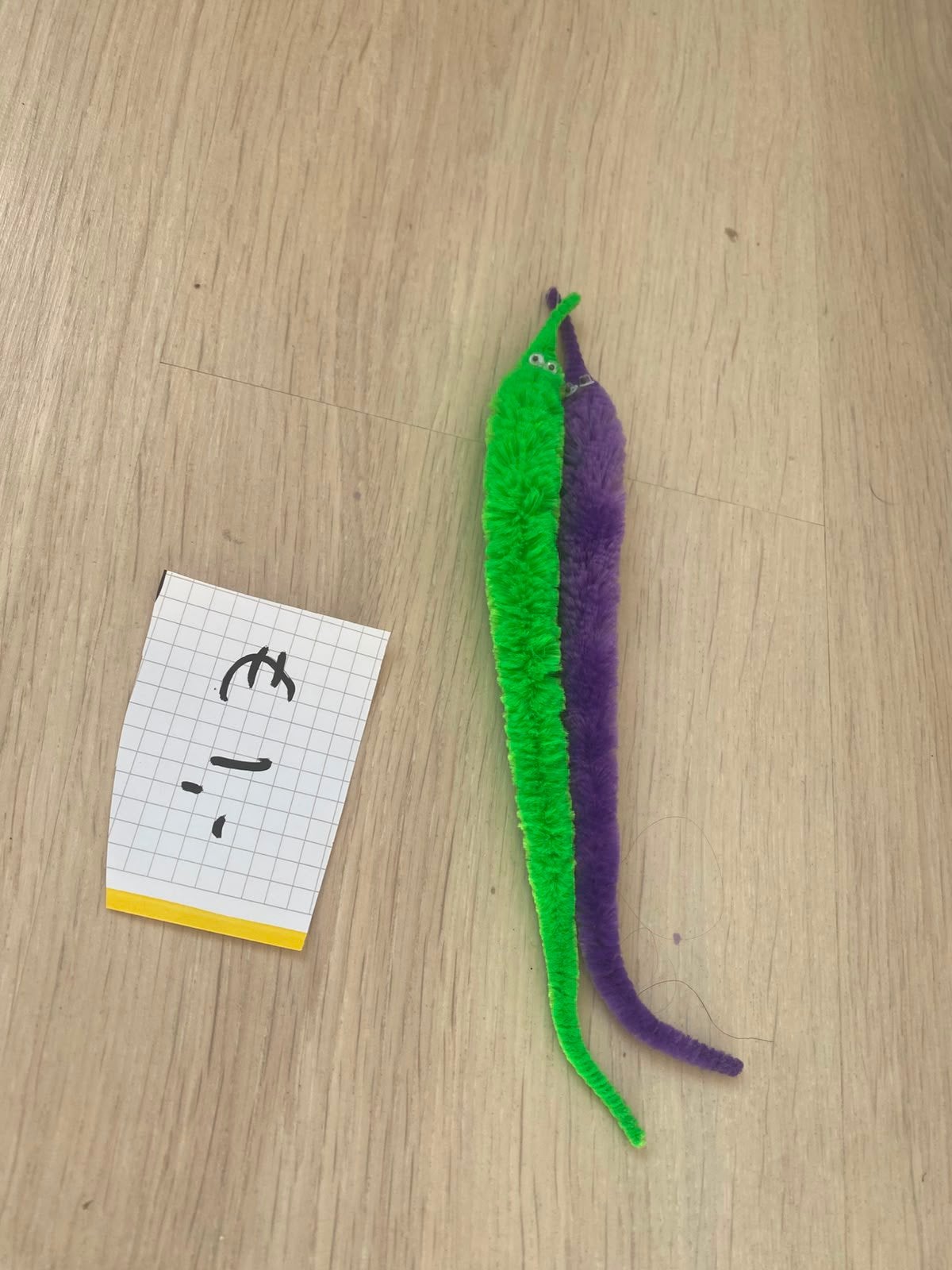 Een groen en paarse worm. Setje van 2. Vanaf €1,- bieden., Verzenden, Zo goed als nieuw, Overige typen