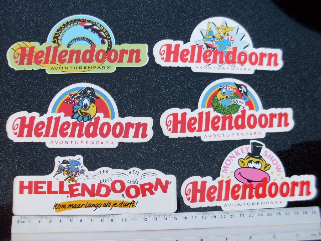 9x sticker avonturenpark Hellendoorn logo vintage, Verzamelen, Stickers, Zo goed als nieuw, Bedrijf of Vereniging, Verzenden