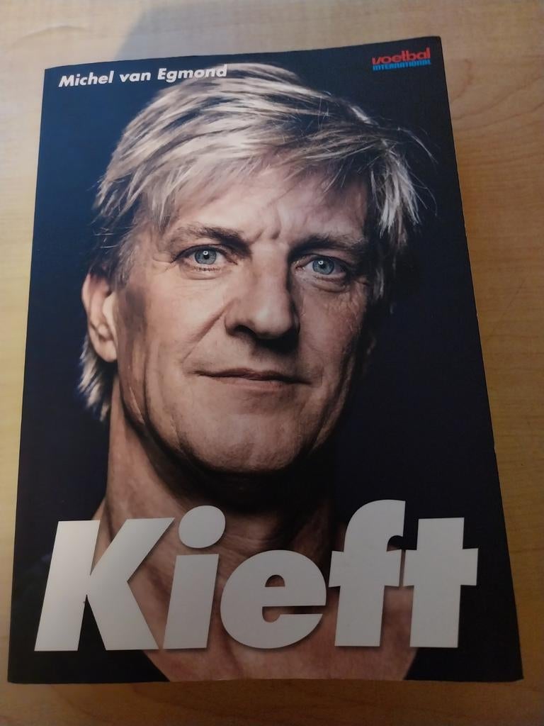 VOETBAL- BOEKEN ZGAN, Ophalen of Verzenden, Zo goed als nieuw, Sport