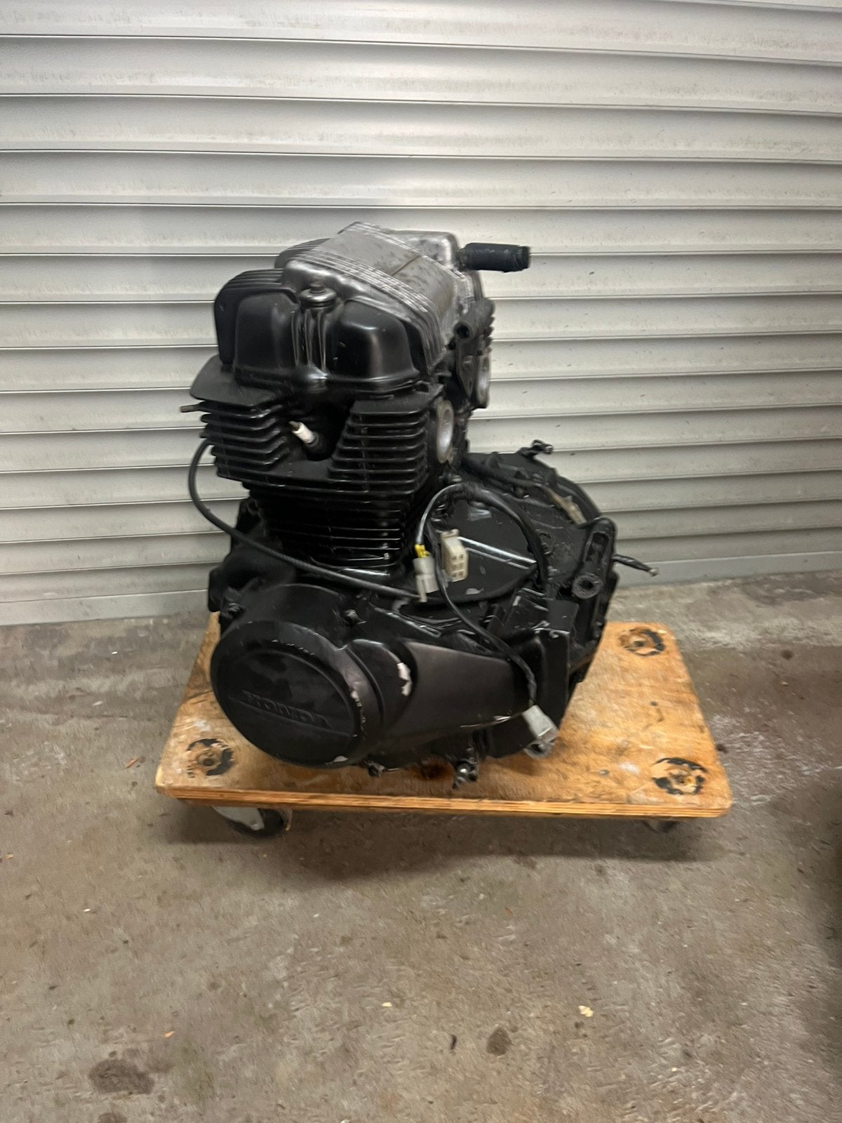 Vastgelopen Honda CM400T blok voor onderdelen, Ophalen