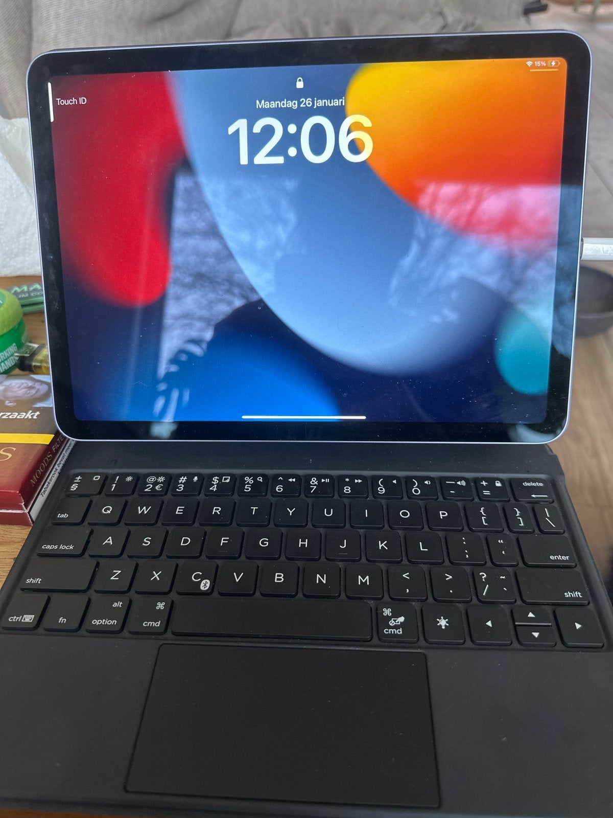 iPad Air 5 64 GB- inclusief toetsenbord en hoes, Computers en Software, Apple iPads, Ophalen of Verzenden, Zo goed als nieuw