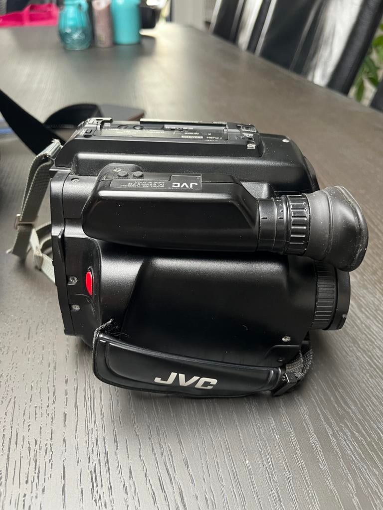 JVC Compact VHS videocamera, Ophalen of Verzenden, VHS-C of SVHS-C, Camera