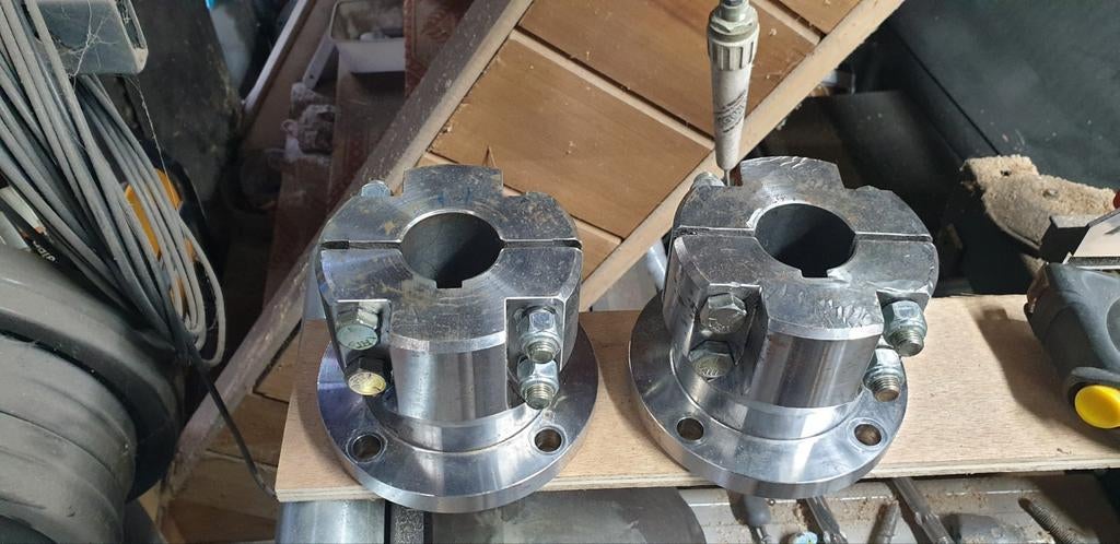2 schroefas klemflenzen 38mm, Ophalen of Verzenden, Motor en Techniek