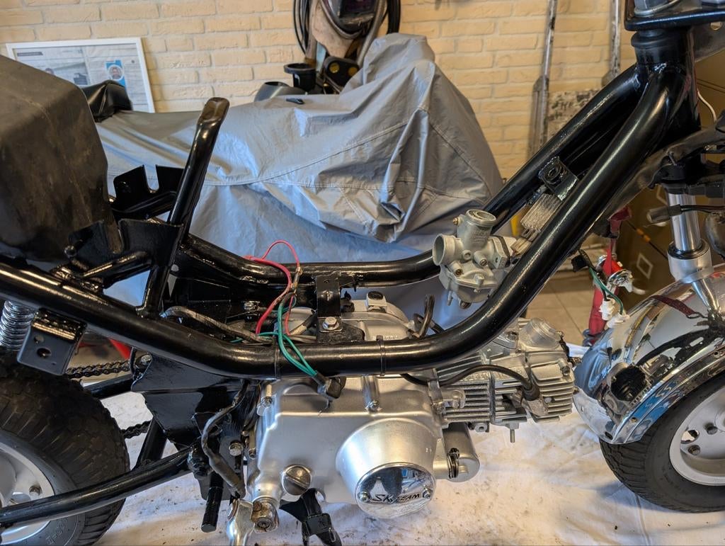 Gezocht afdekplaat voor sky team bully 50 cc, Fietsen en Brommers, Ophalen of Verzenden, Gebruikt, Frame, Onbekend