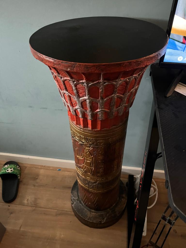 Decoratieve zuil met Egyptische motieven, Ophalen