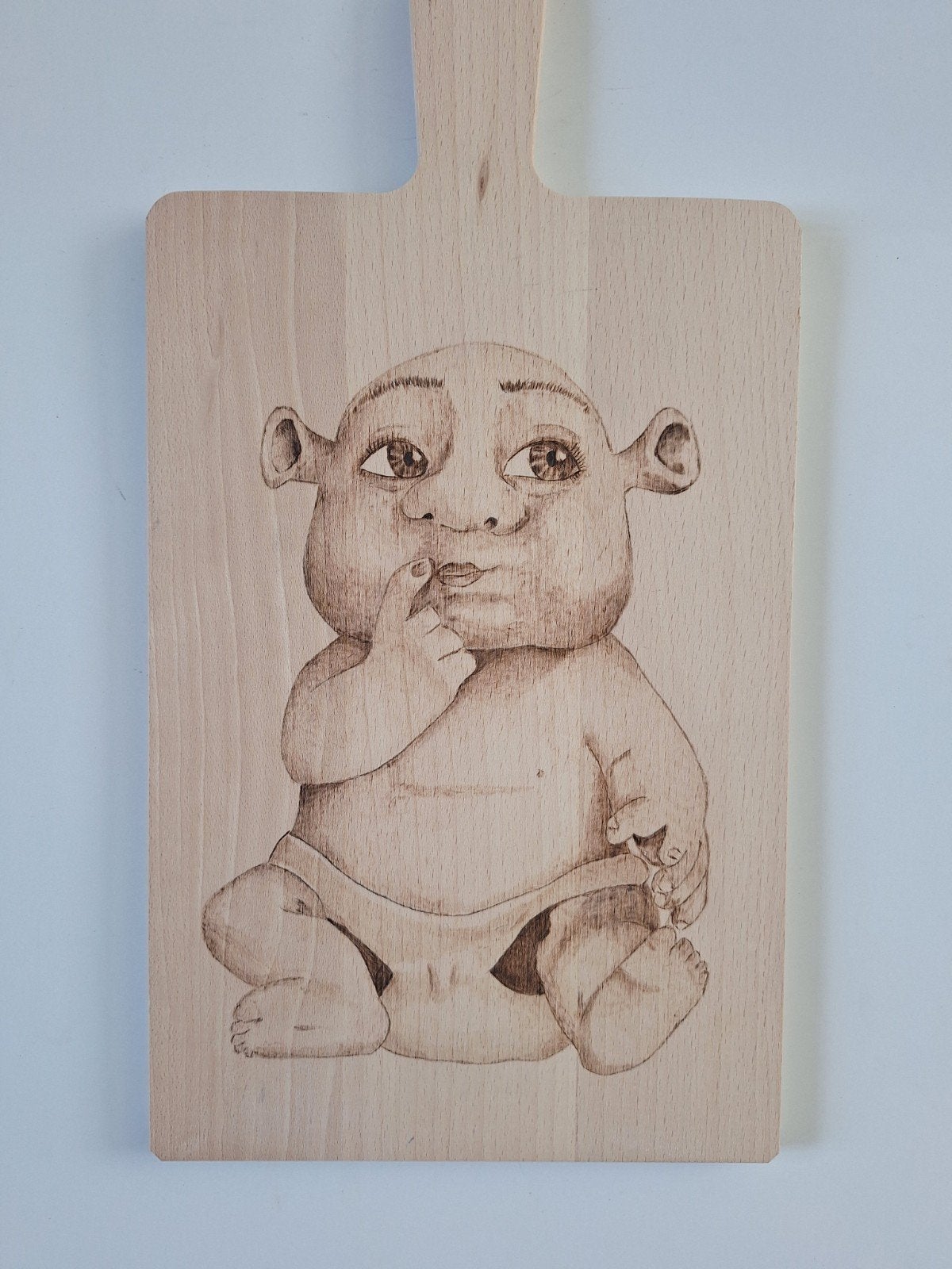 Borrelplank met afbeelding van de baby van Shrek, Huis en Inrichting, Gevondenengemaakt@gmail.com, Ophalen of Verzenden, Gevonden en Gemaakt
