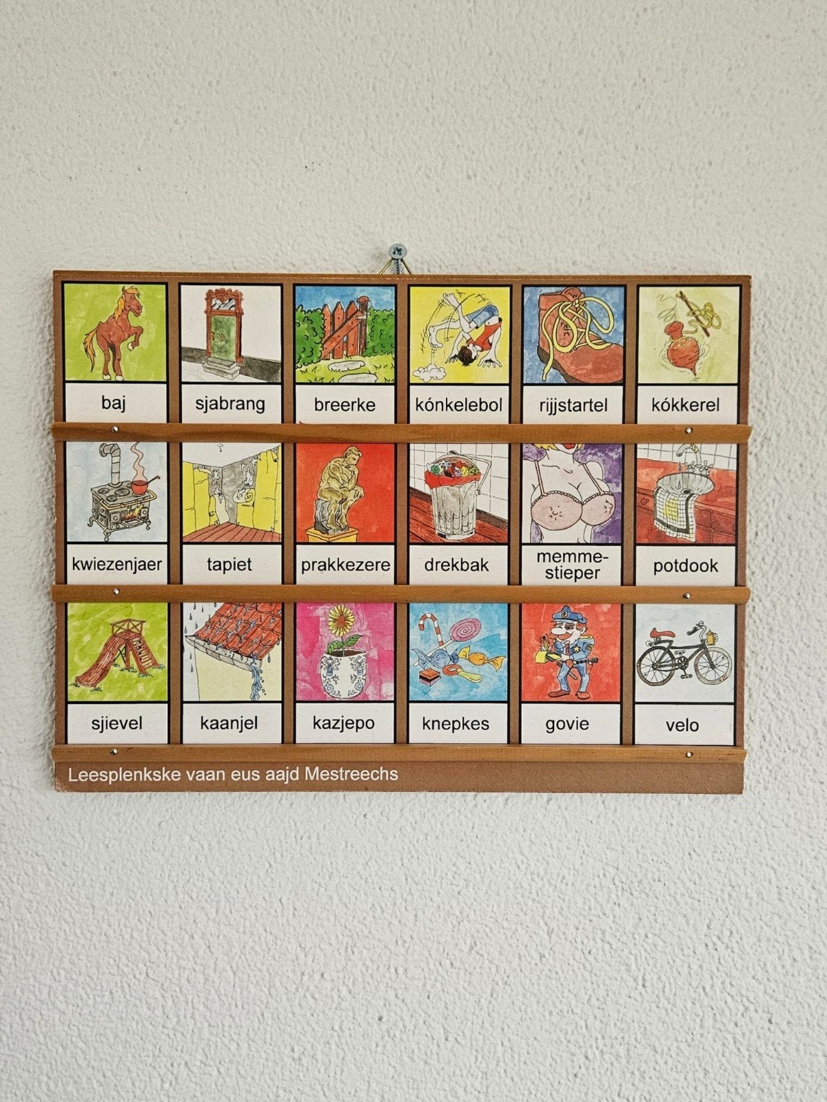 Mestreechs Leesplankje - Hout, Minder dan 50 cm, Overige typen, Nieuw, Ophalen of Verzenden