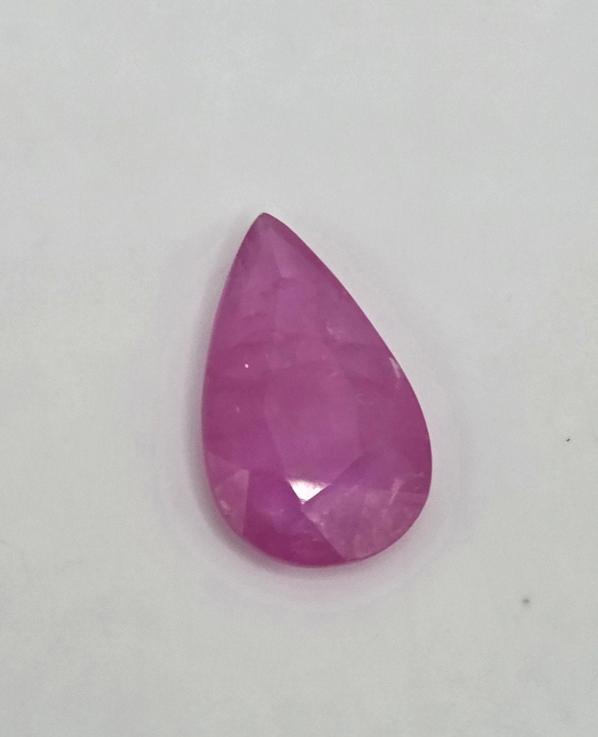 grote peer facet natuurlijke robijn 15mm, Ophalen of Verzenden, Nieuw