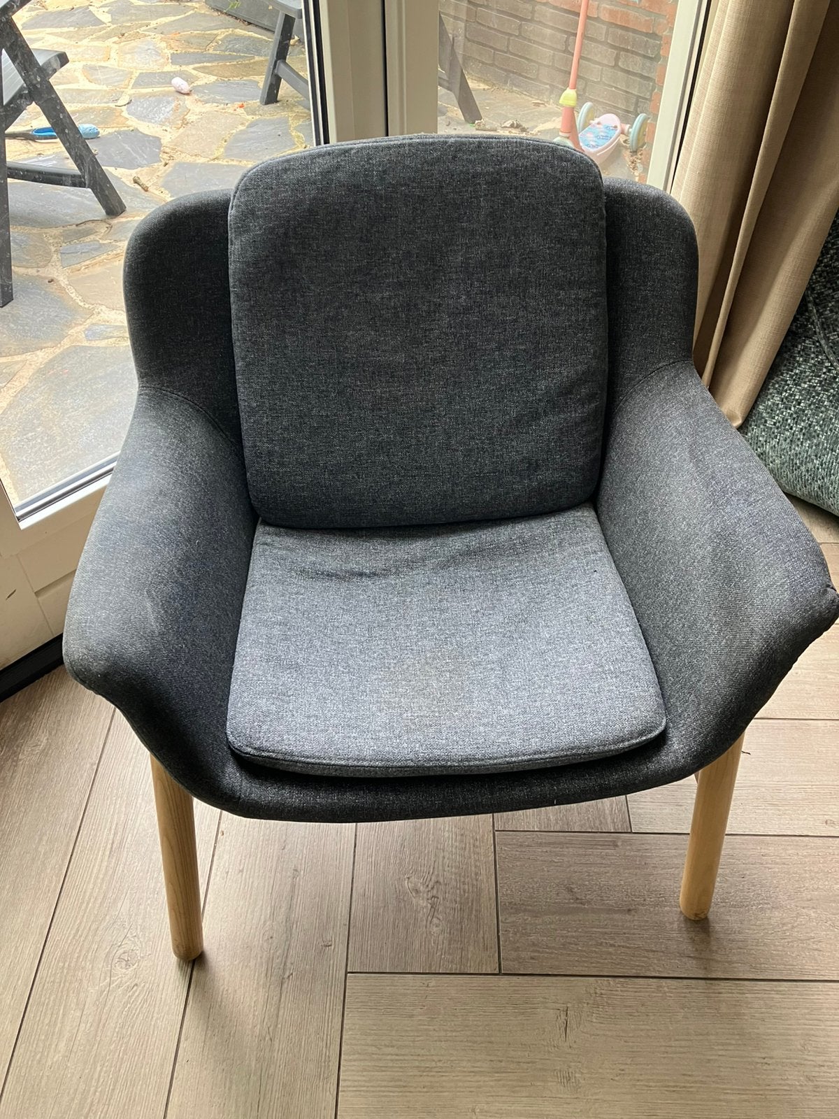 Ikea vedbo stoel/ fauteuil (opknappen?), Huis en Inrichting, Ophalen, Gebruikt, Grijs, Eén