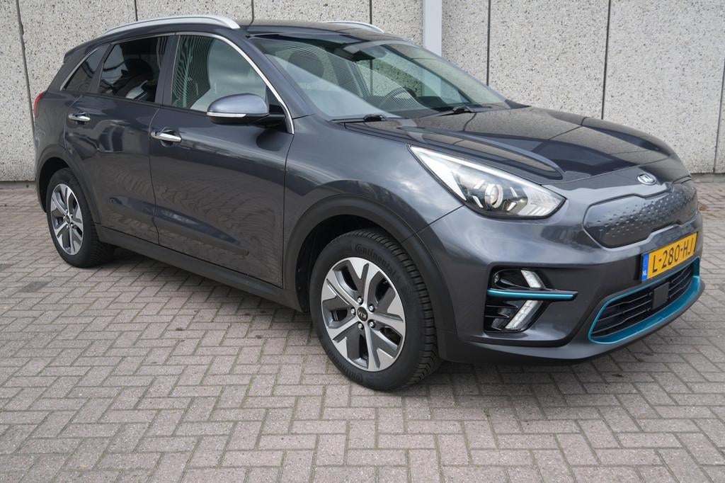 Kia E-Niro DynamicLine 64 kWh Camera,Cruise,Onderhoud hist., Gebruikt, 1712 kg, Leder en Stof, 1066 min