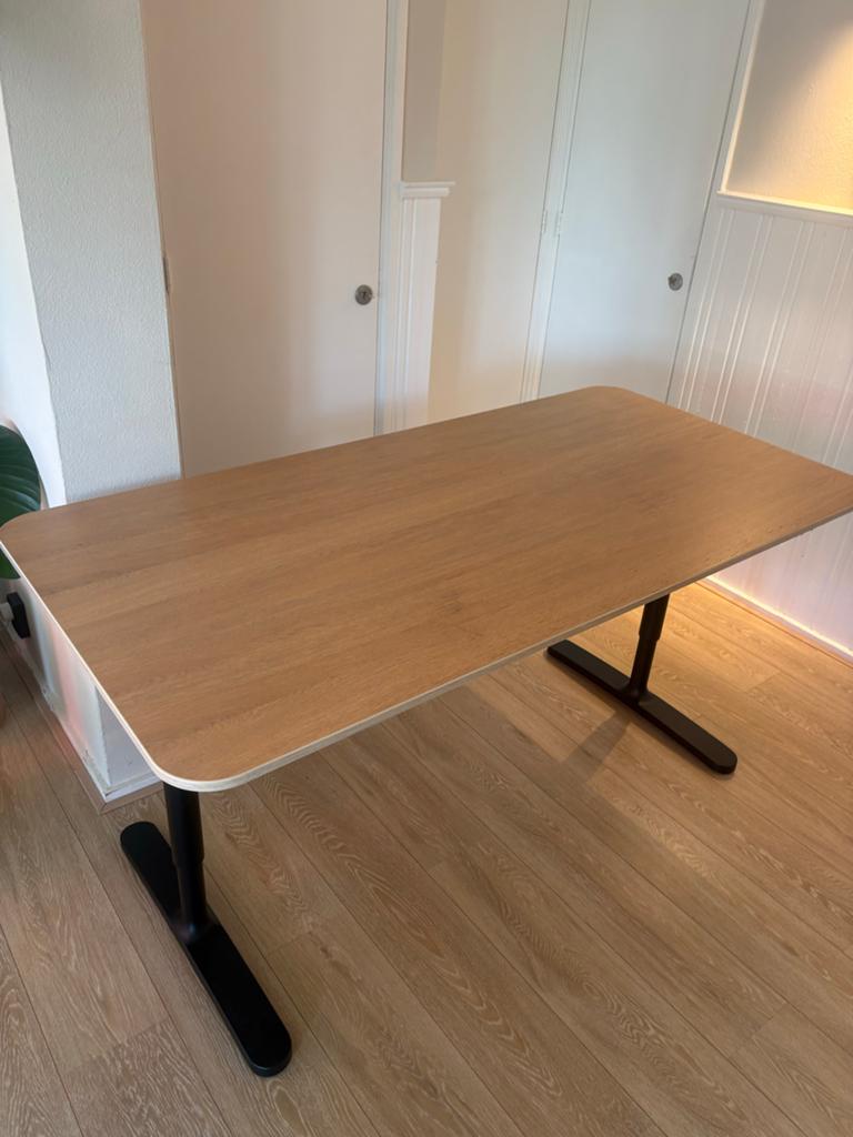 IKEA bureau - Houten blad met zwart onderstel - 160x80, Ophalen, Gebruikt, Hout, Bruin