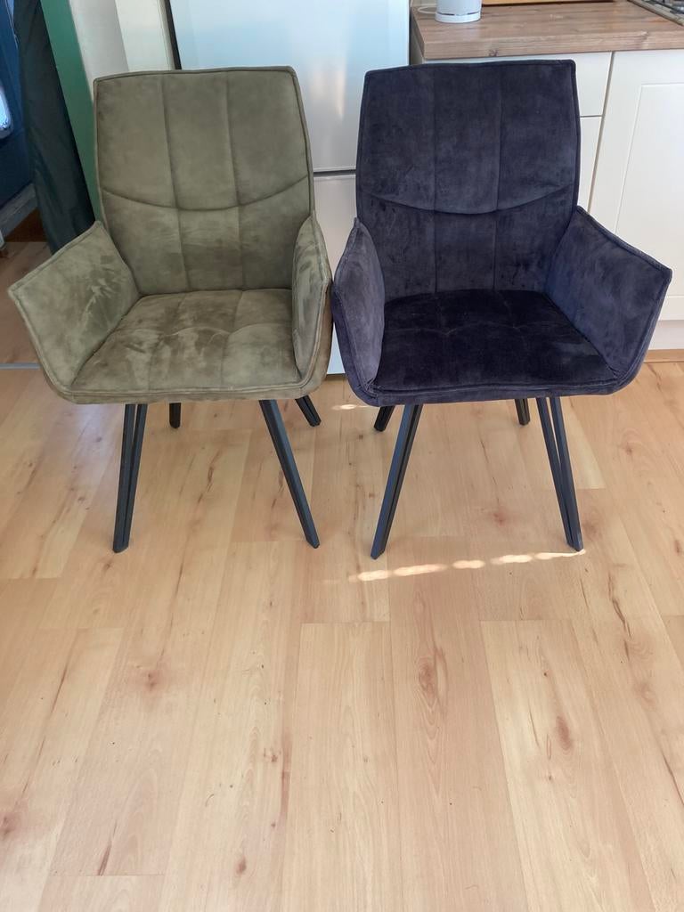 Eetkamer  stoelen 2 stuks nu 100 euro, Ophalen, Twee, Zo goed als nieuw, Stof