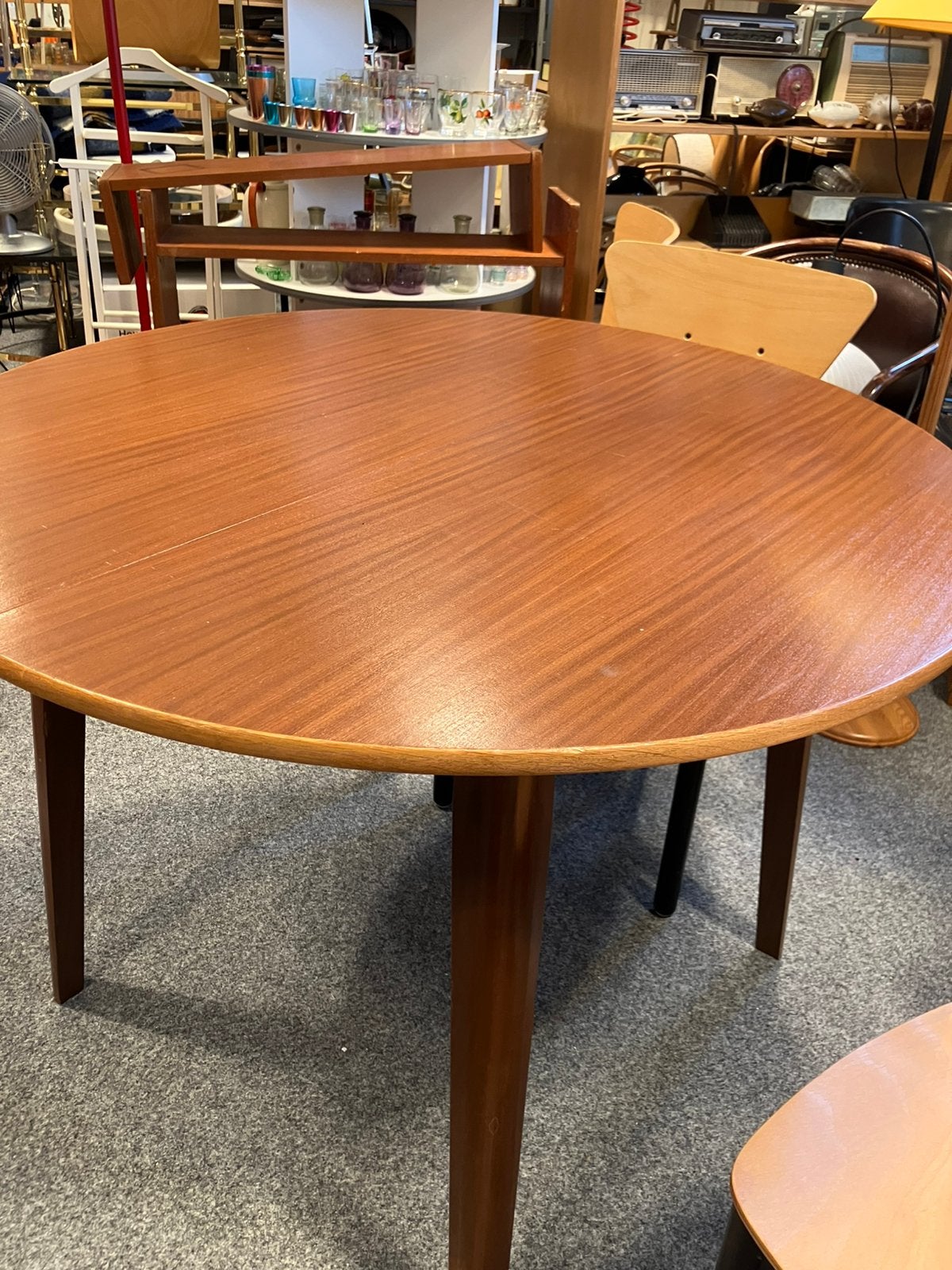 Vintage ronde teakhouten uitschuiftafel, Antiek en Kunst, Antiek | Meubels | Tafels, Ophalen of Verzenden