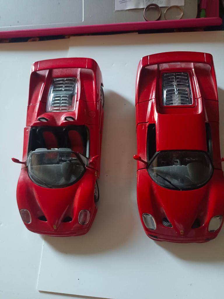 2x Ferrari F50 modelauto's rood, schaalmodel, Hobby en Vrije tijd, Modelauto's | 1:43, Ophalen of Verzenden, Gebruikt, Auto, Overige merken