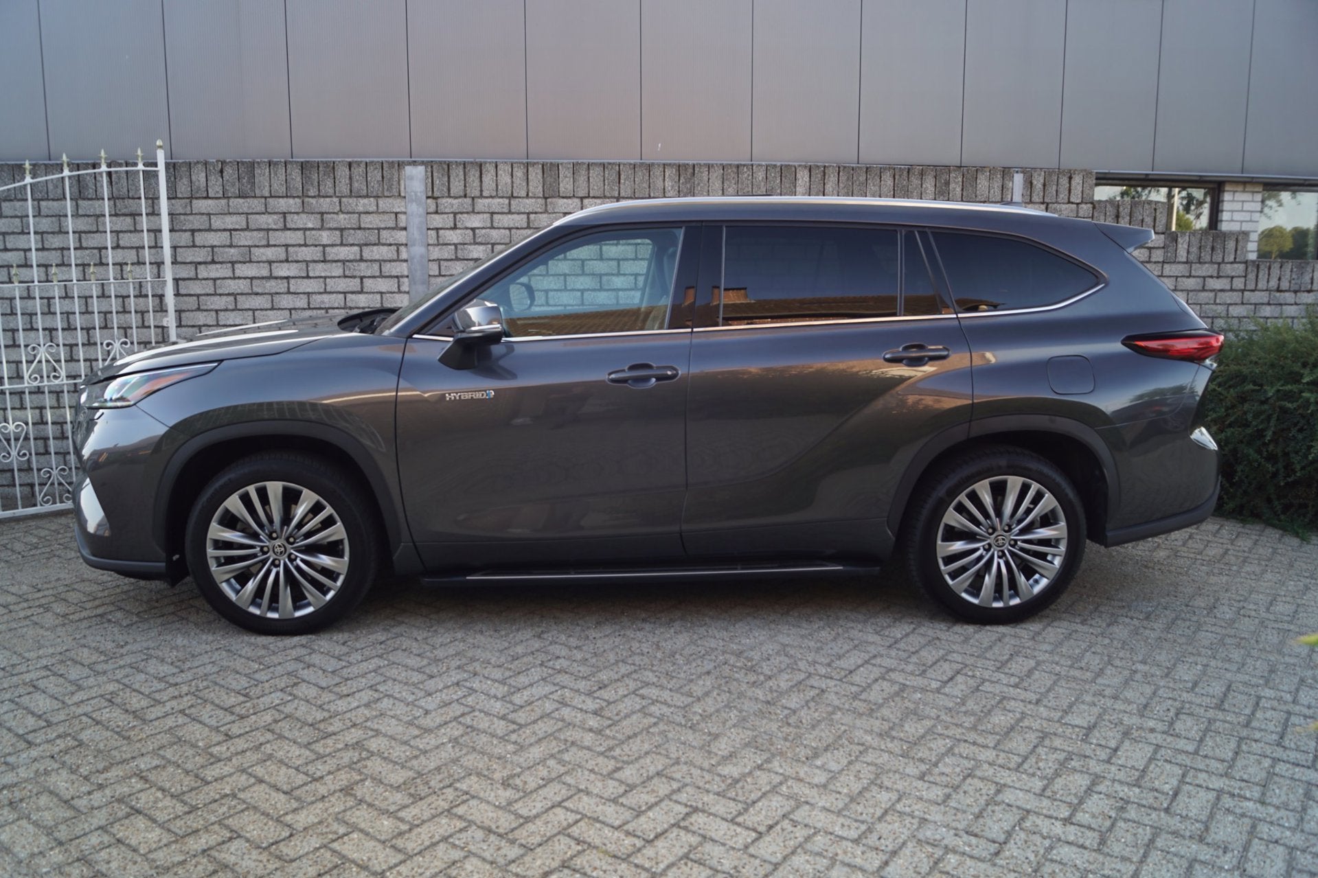 Toyota Highlander 2.5 AWD Hybrid Executive Autom Panodak 7Pe, Auto's, Automaat, Dealer onderhouden, Gebruikt, 7 stoelen