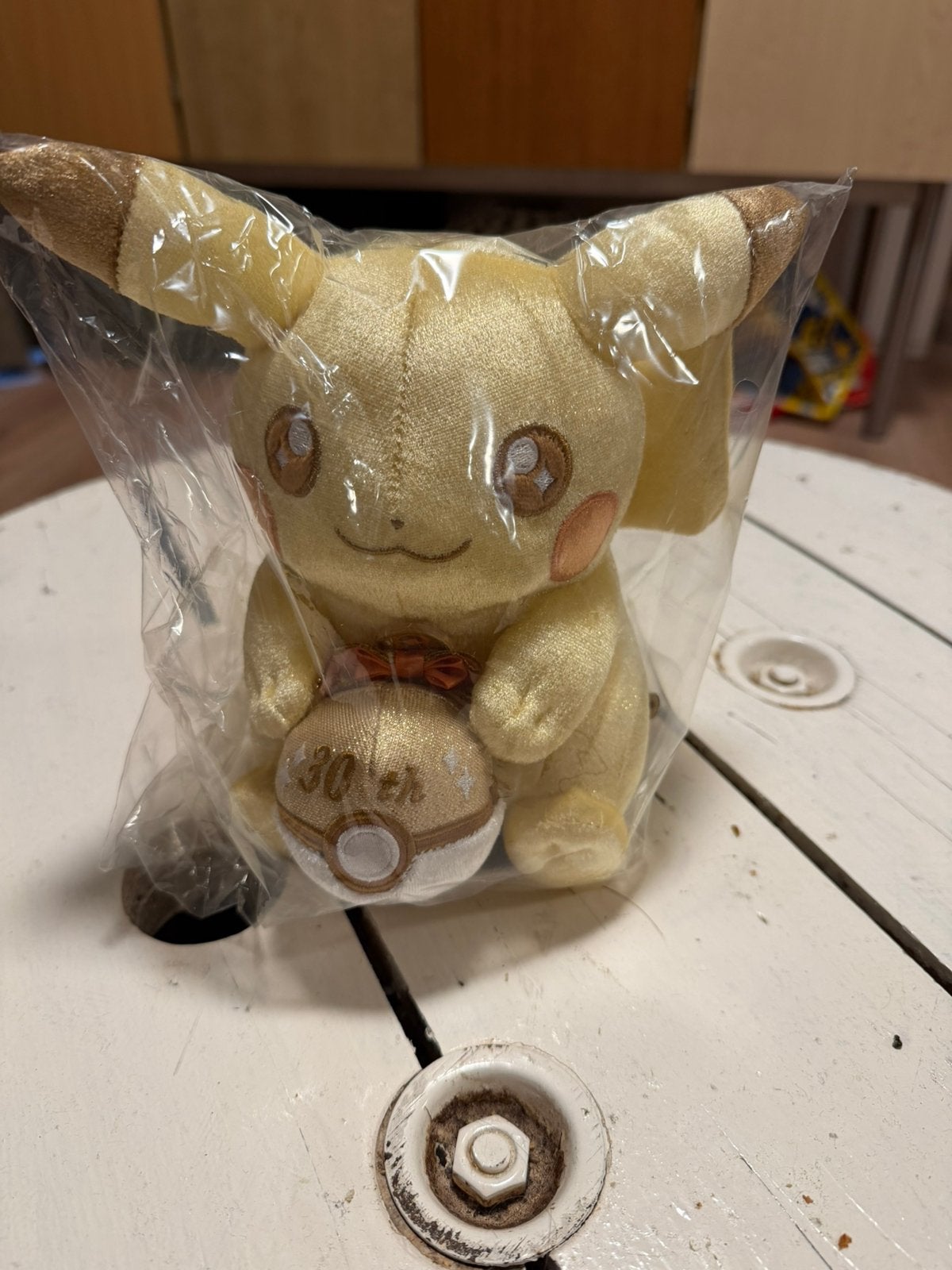 Pikachu 30th anniversary knuffel, Hobby en Vrije tijd, Ophalen of Verzenden, Nieuw