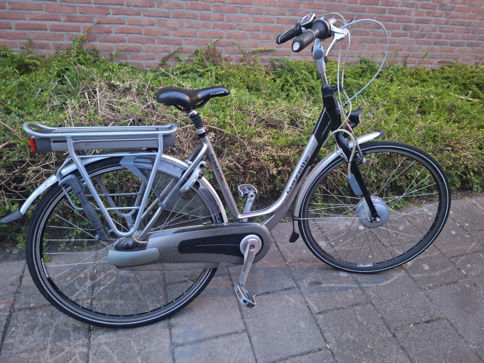 Elektrische damesfiets gazelle
Orange pure, 47 tot 51 cm, Ophalen, Zo goed als nieuw, Gazelle
