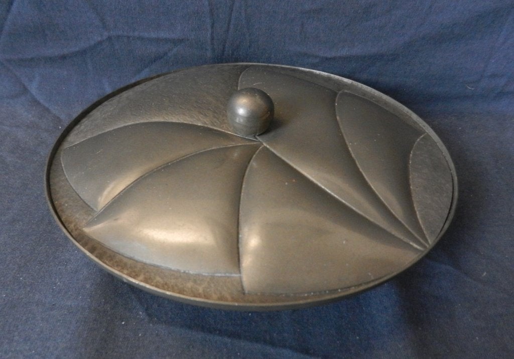 Lage ronde tinnen dekseldoos Art Deco Frans? diam. 17,2 cm., Antiek en Kunst, Antiek | Keramiek en Aardewerk, Ophalen of Verzenden