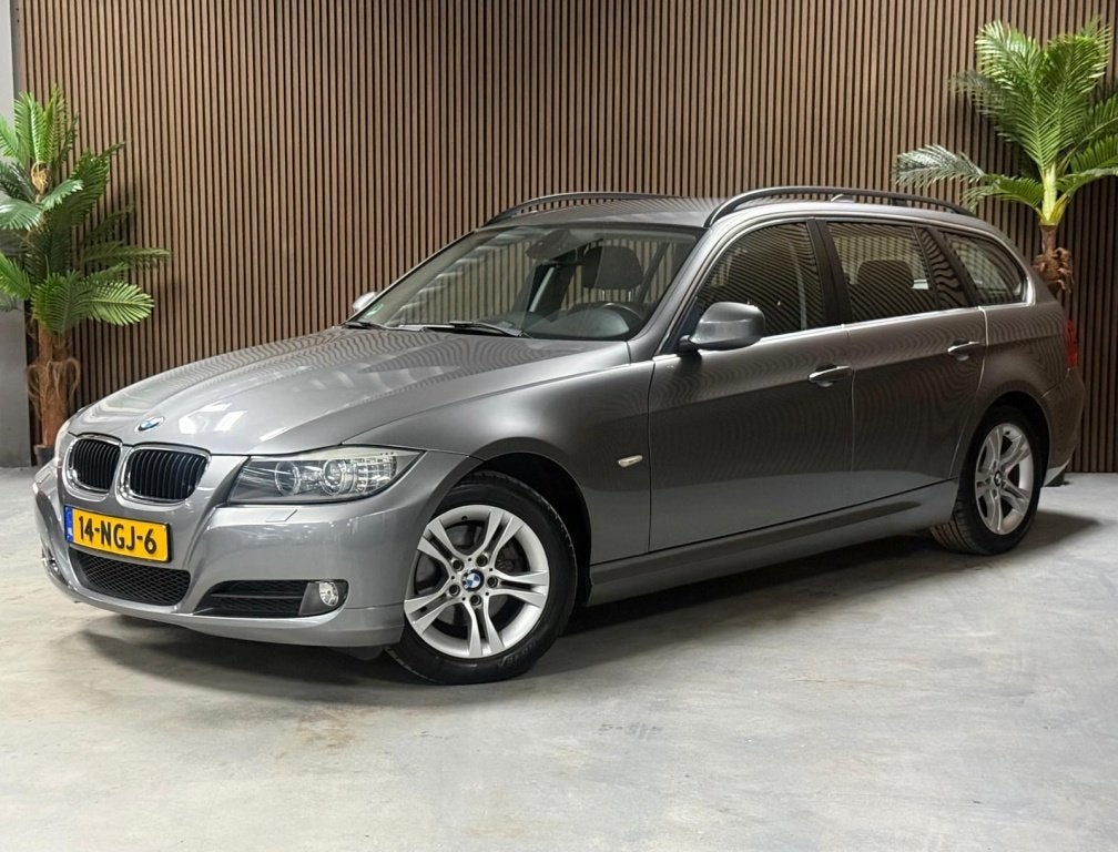 BMW 3 Serie Touring 318i Business Line (bj 2010), Euro 5, Achterwielaandrijving, Origineel Nederlands, Handgeschakeld