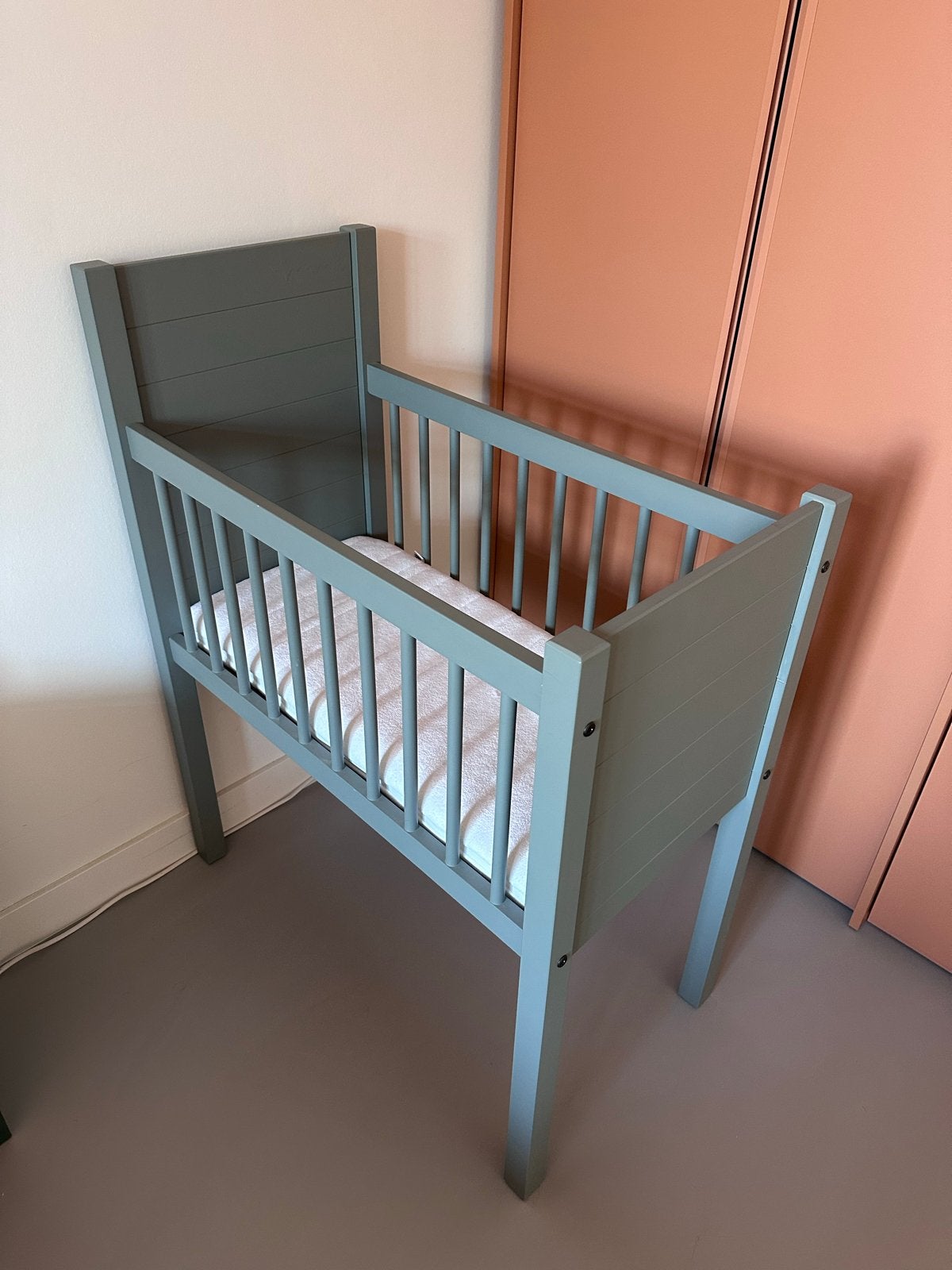 Kidsmill Noa Wieg met matras - Mat Groen, Ophalen, Gebruikt, Wieg