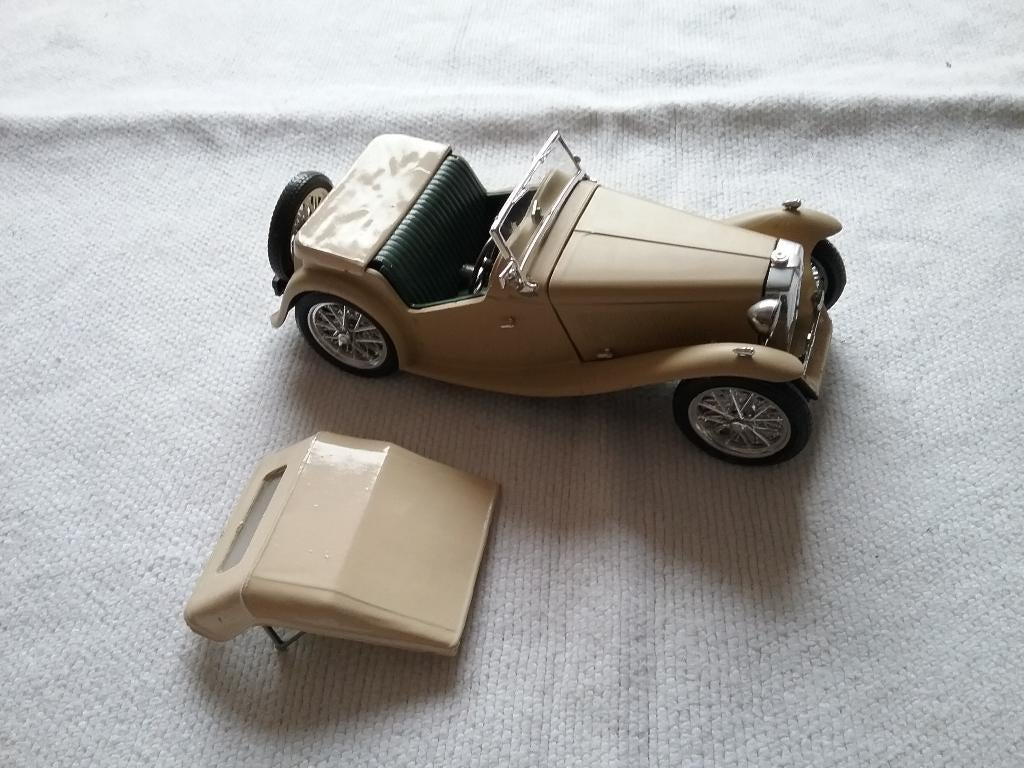 Modelauto, Hobby en Vrije tijd, Modelauto's | 1:43, Ophalen of Verzenden, Gebruikt, Auto, Overige merken