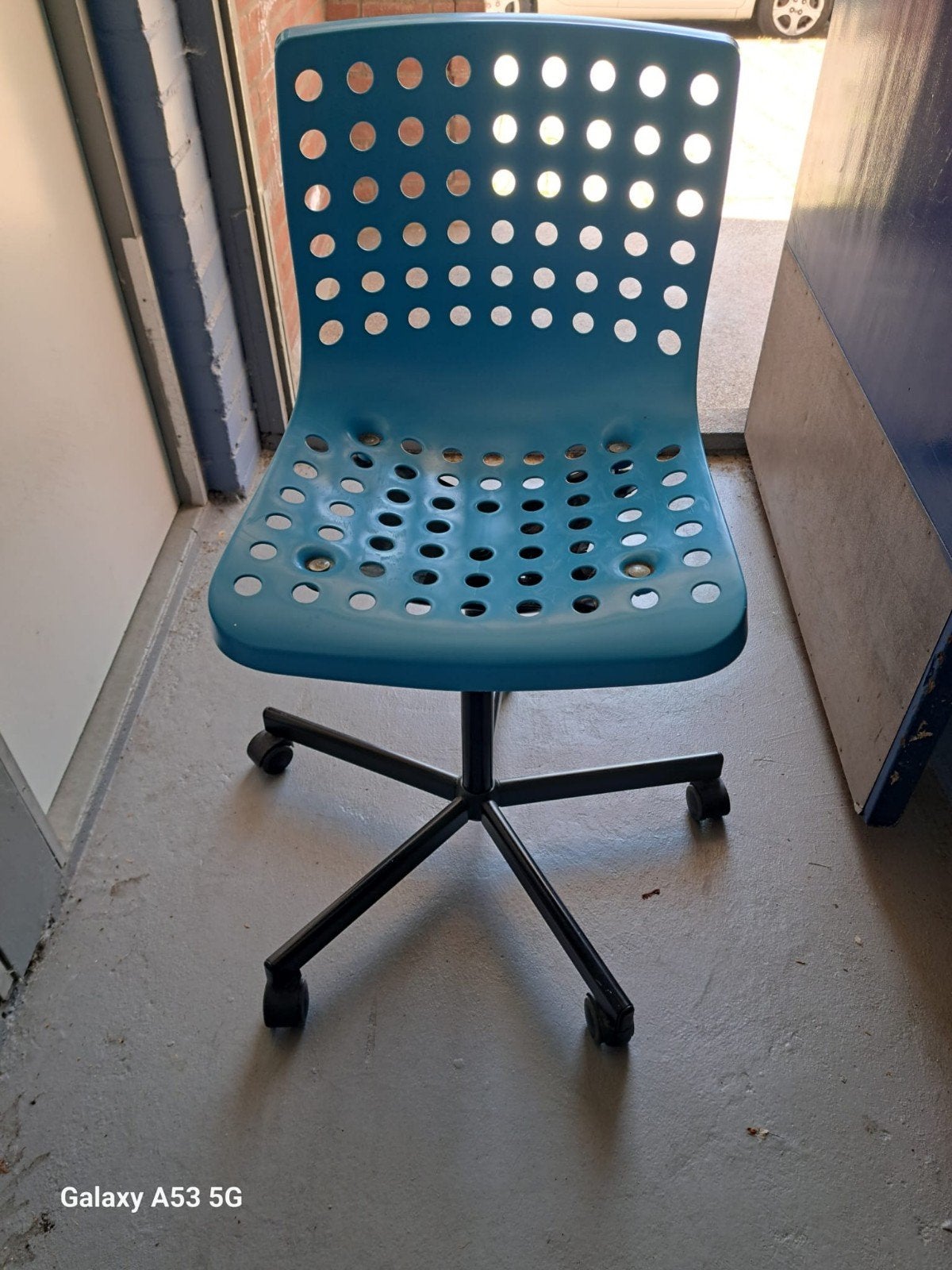 Blauwe bureaustoel met wieltjes, Ophalen of Verzenden