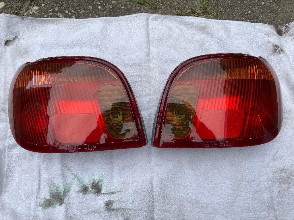 Zeer net achterlichten set Toyota Yaris 1999/05, Ophalen of Verzenden, Zo goed als nieuw