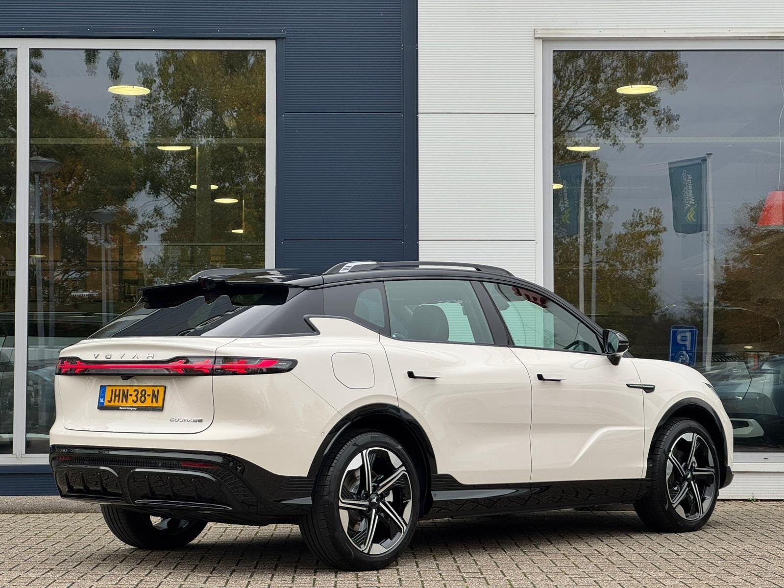 Voyah Courage BEV 80 kWh Performance Edition 4WD 435pk | 360, Auto's, Voyah, Automaat, 2202 kg, Zwart, 80 kWh